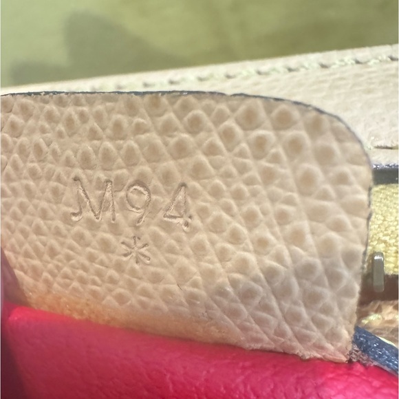 Celine Vintage Boston Leather Handbag.. - Picture 8 of 9